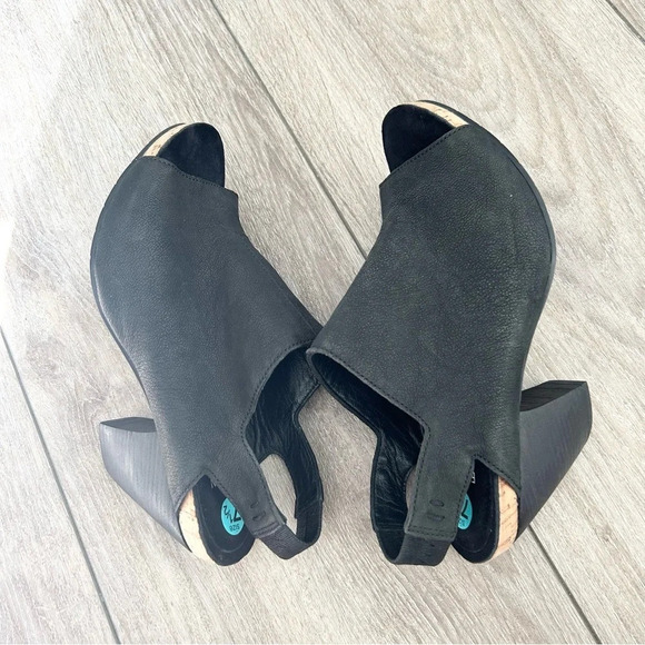 Eileen Fisher Black Pebbled Leather Open Toe Slingback Ankle Bootie - Picture 10 of 14